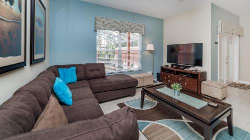 8975 Majesty Palm Road – Photos 2