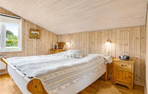En eller flere senge i et værelse på Lovely Home In Kalundborg With Wifi