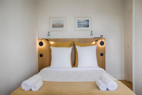 Posteľ alebo postele v izbe v ubytovaní La Villa Suzanne - Two Bedrooms - Deauville Beach