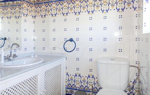 Koupelna v ubytování Gorgeous Home In Svaneke With Wifi