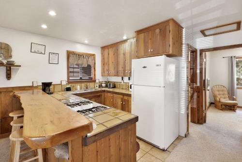 2157-Sugar Chalet home – Photos 3
