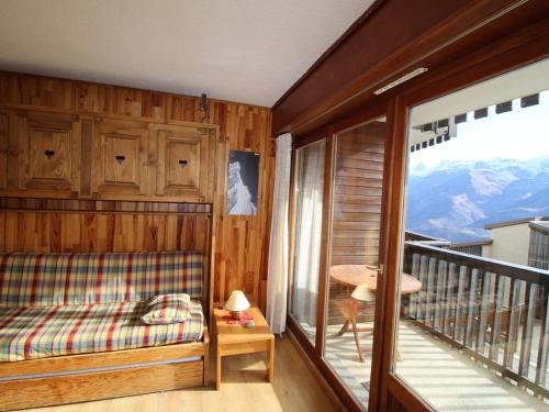 Photo de la galerie de l'établissement Spacieux studio cabine 6 pers, skis aux pieds à Auris - FR-1-297-274, à Auris