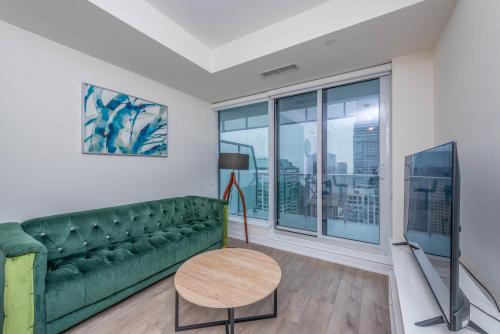 Pristine 1BR + Den -Harbour Front Toronto Downtown -