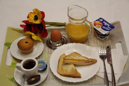 ホテルの敷地内または近くでの食事または食べ物