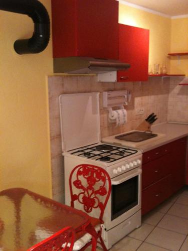 Dapur atau dapur kecil di Apartment Batomalj