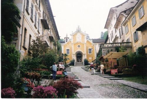 Jardín al aire libre en Appartamenti Vacanze e Camere Roccetta Fiorita