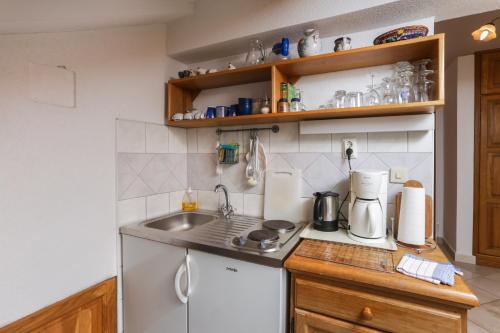 Dapur atau dapur kecil di Guest House Rajic