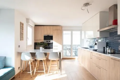 Bright apartment with balcony in Saint-denis photo