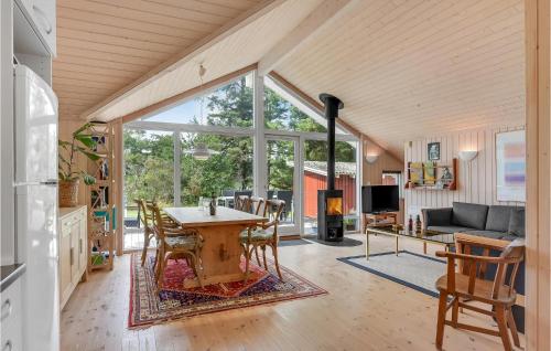 Χώρος καθιστικού στο Stunning Home In Esbjerg V With Wifi
