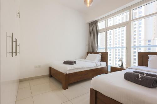 Enticing space With Marina View Near the Beach!