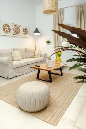 Chic & Spacious House in Rodia Heraklion