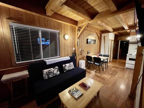 Waterfront Timber Frame Cottage! – Photos 3