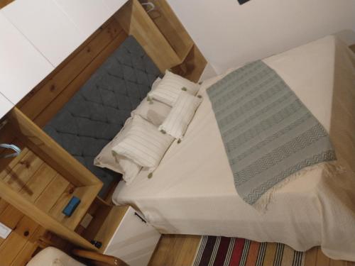 an overhead view of a bed in a room at Chalet Santa Clara in Jericó