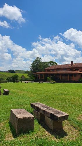 Сад в Cachoeira dos Luis - Parque & Pousada