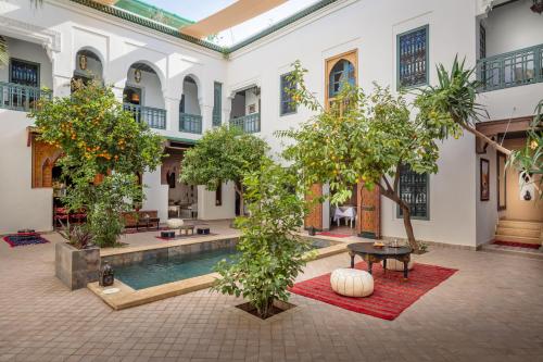 Bazén v ubytování Riad les remparts de la kasbah nebo v jeho okolí
