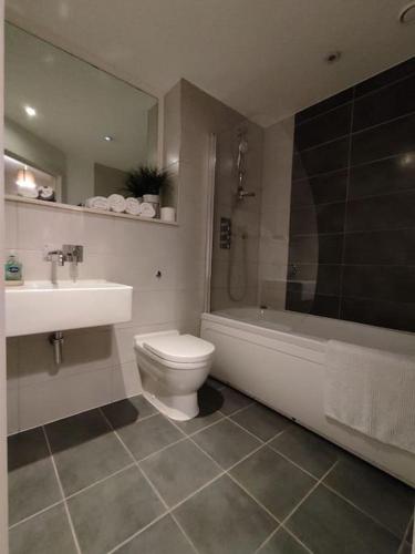 Ai Land Modern City centre 2 bedroom flat - quiet, Birmingham