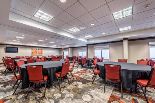 Zona business o sala conferenze di Holiday Inn - Indianapolis Downtown by IHG