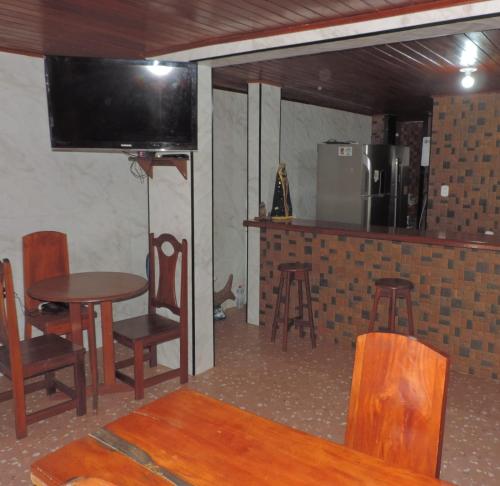 Μια τηλεόραση ή/και κέντρο ψυχαγωγίας στο Amendoeira Hotel da Vila