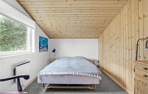 Postel nebo postele na pokoji v ubytování 2 Bedroom Beautiful Home In Skjern