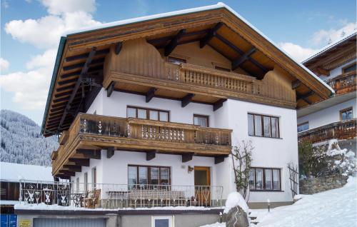Stunning Home In Hippach-schwendberg With Wifi And 5 Bedrooms