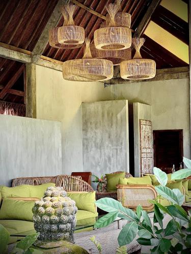 Joglo Retreat and Bungalow