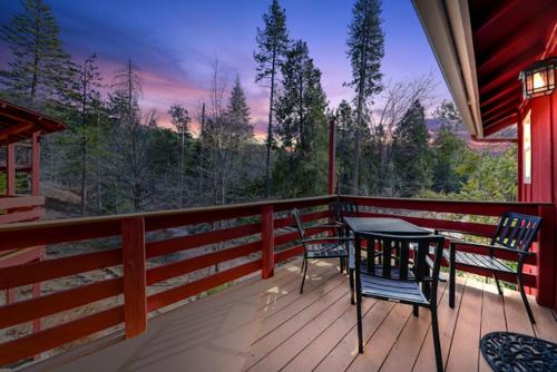 Balkón nebo terasa v ubytování Silver Pines Lodge