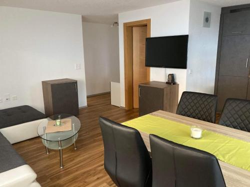 TV a/nebo společenská místnost v ubytování Haus Castello
