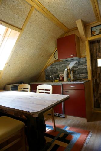 Dapur atau dapur kecil di Bergheim Schmidt, Almhütten im Wald Appartments an der Piste Alpine Huts in Forrest Appartments near Slope