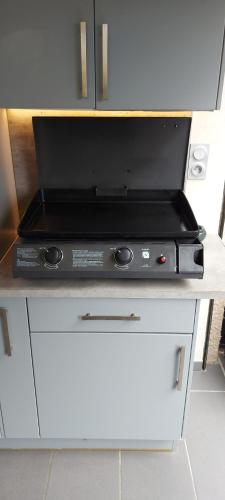 Dapur atau dapur kecil di Studio ANDREA D2