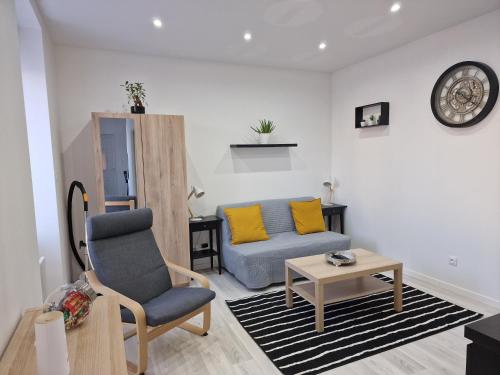 Χώρος καθιστικού στο Logements neufs tout équipés, idéal travail mobilité