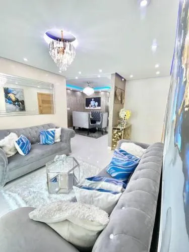 Deep Blue Sea picture