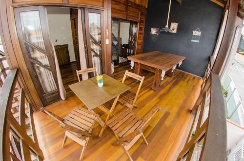 an overhead view of a porch with a table and chairs at Espaço Vintage in Piçarras