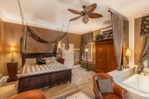 Ένα ή περισσότερα κρεβάτια σε δωμάτιο στο The Londonderry Inn