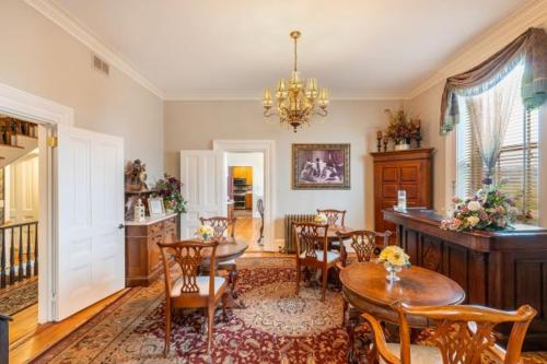 Χώρος καθιστικού στο The Londonderry Inn