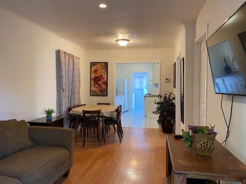 Nice Home in Burbank