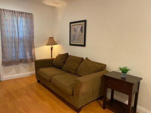 Nice Home in Burbank – Photos 4