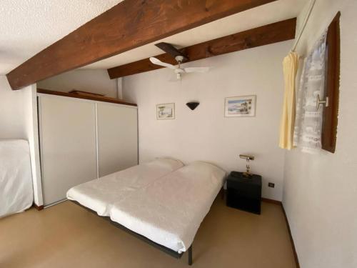 Katil atau katil-katil dalam bilik di Villa T2, 6 pers avec Terrasse & Clim, Proche Plage à Port Leucate - FR-1-81-576