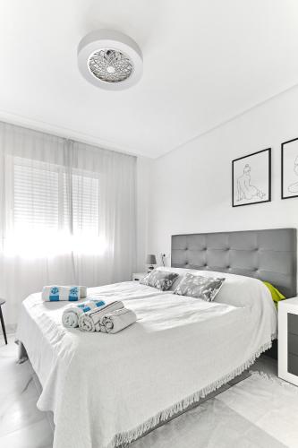 lovely sunny apartment with shared pool and private parking