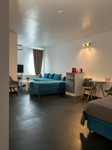 Ruang duduk di Luxor Premium Suites
