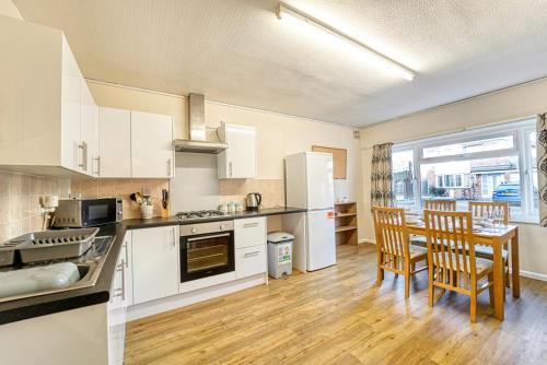 4 Bedroom House with Parking