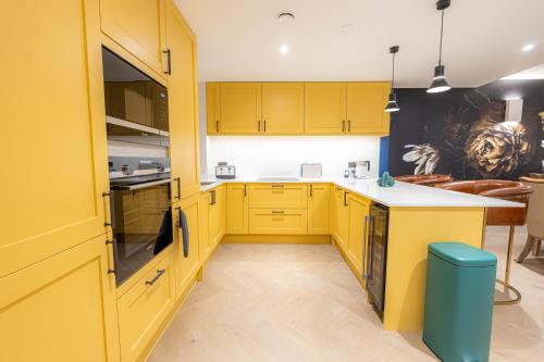 Una cocina o zona de cocina en Three Bedroom Apartments near Spitalfields Market and Tube Station