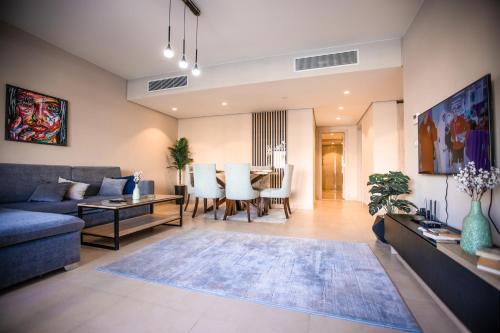 Luxurious Sea view 2 BR & private Garden to the pool at Mangroovy