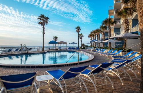 Bazén v ubytování The Shores Resort & Spa nebo v jeho okolí