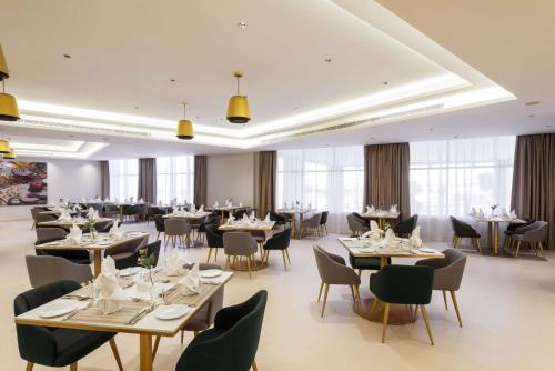Ruang duduk di Best Western Plus Al Qurayyat City Center