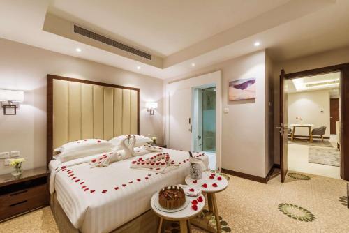 Katil atau katil-katil dalam bilik di Best Western Plus Al Qurayyat City Center