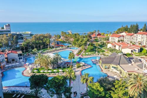 Bazén v ubytování Arum Barut Collection - Ultra All Inclusive nebo v jeho okolí