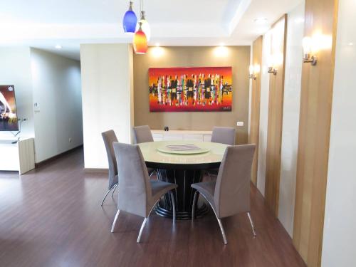 Fotografie z fotogalerie ubytování 4B - 2 Bedroom Downtown Apartment with shared Pool v destinaci Makkasan