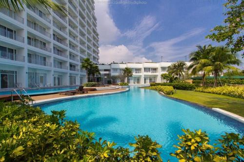 Kolam renang di atau dekat dengan 1703 - Hua Hin Two Bedrooms Two Bathrooms with Panorama Sea View 17th Top Floor