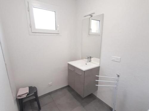 Phòng tắm tại Gîte Usson-en-Forez, 3 pièces, 4 personnes - FR-1-496-162