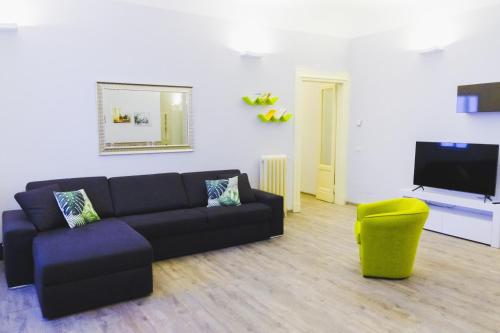 GuestHost - BOOK NOW! Corso Buenos Aires & Loreto M1 Apartment